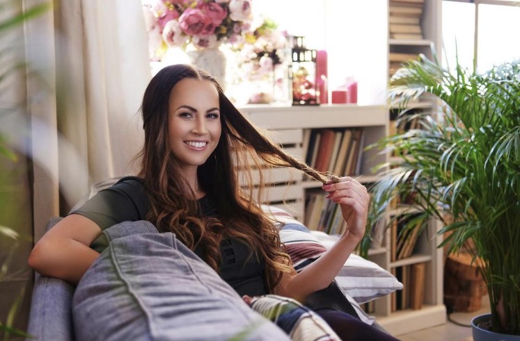 avantages du lissage de cheveux à domicile